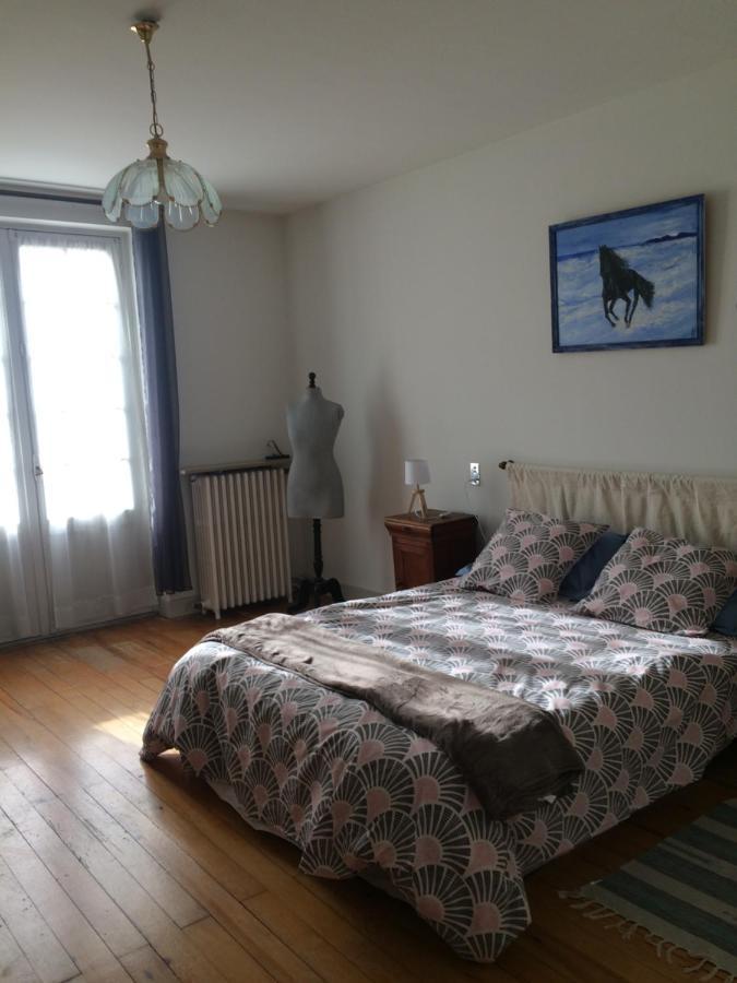 La Maison Blanche Hotell Saint-Jean-dʼAngély Exteriör bild
